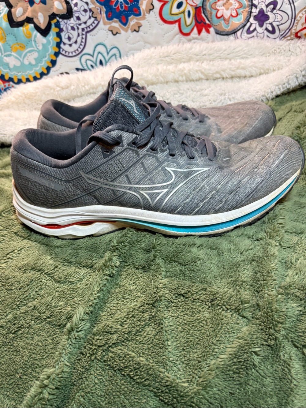 Mizuno Gray Running Sneakers with White & Blue Accents